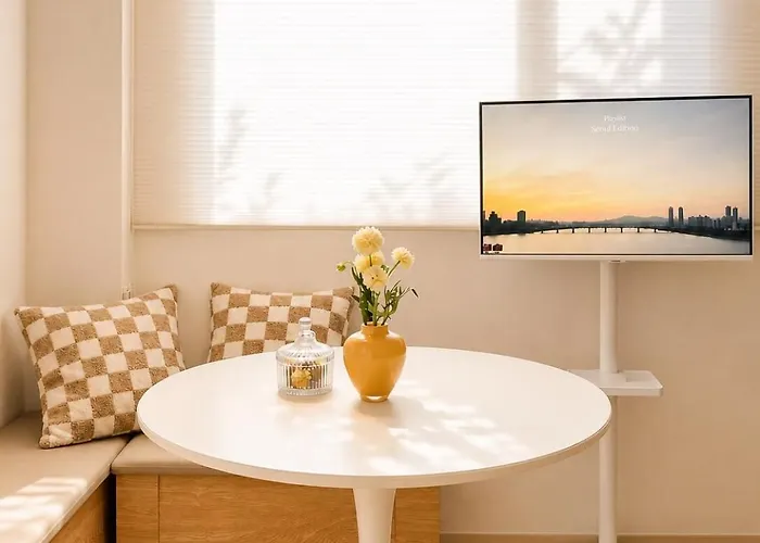 Cozy & Warm House On